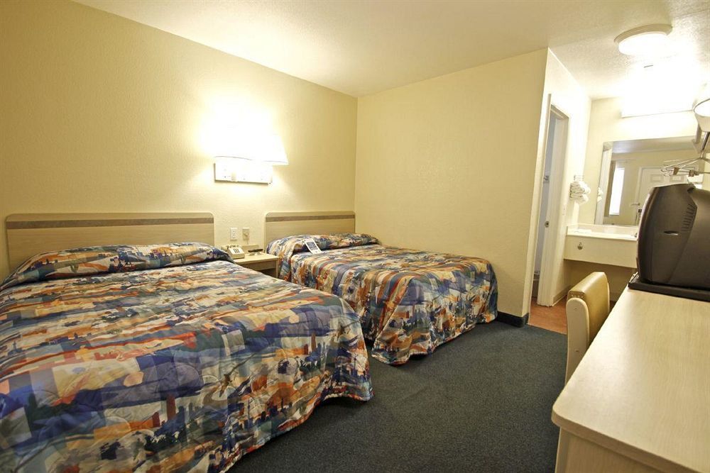 West Ashley Inn Charleston Buitenkant foto
